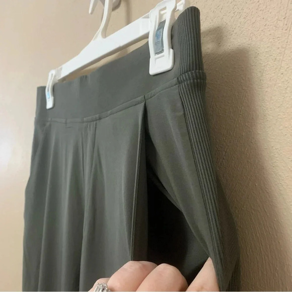 Athleta Brooklyn Ankle Pant in Gray Size 4 Tall - Picture 4 of 11